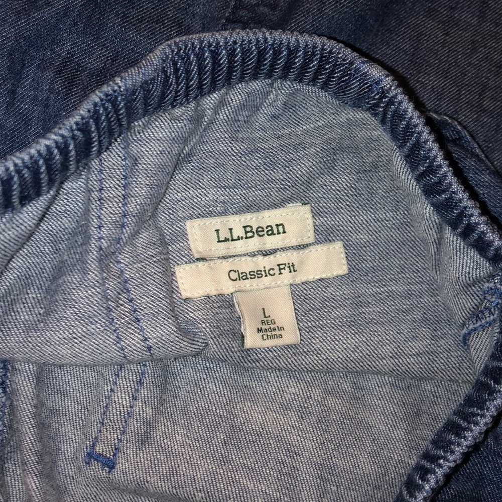NWT L.L. Bean Classic Fit denim jeans - Picture 5 of 5